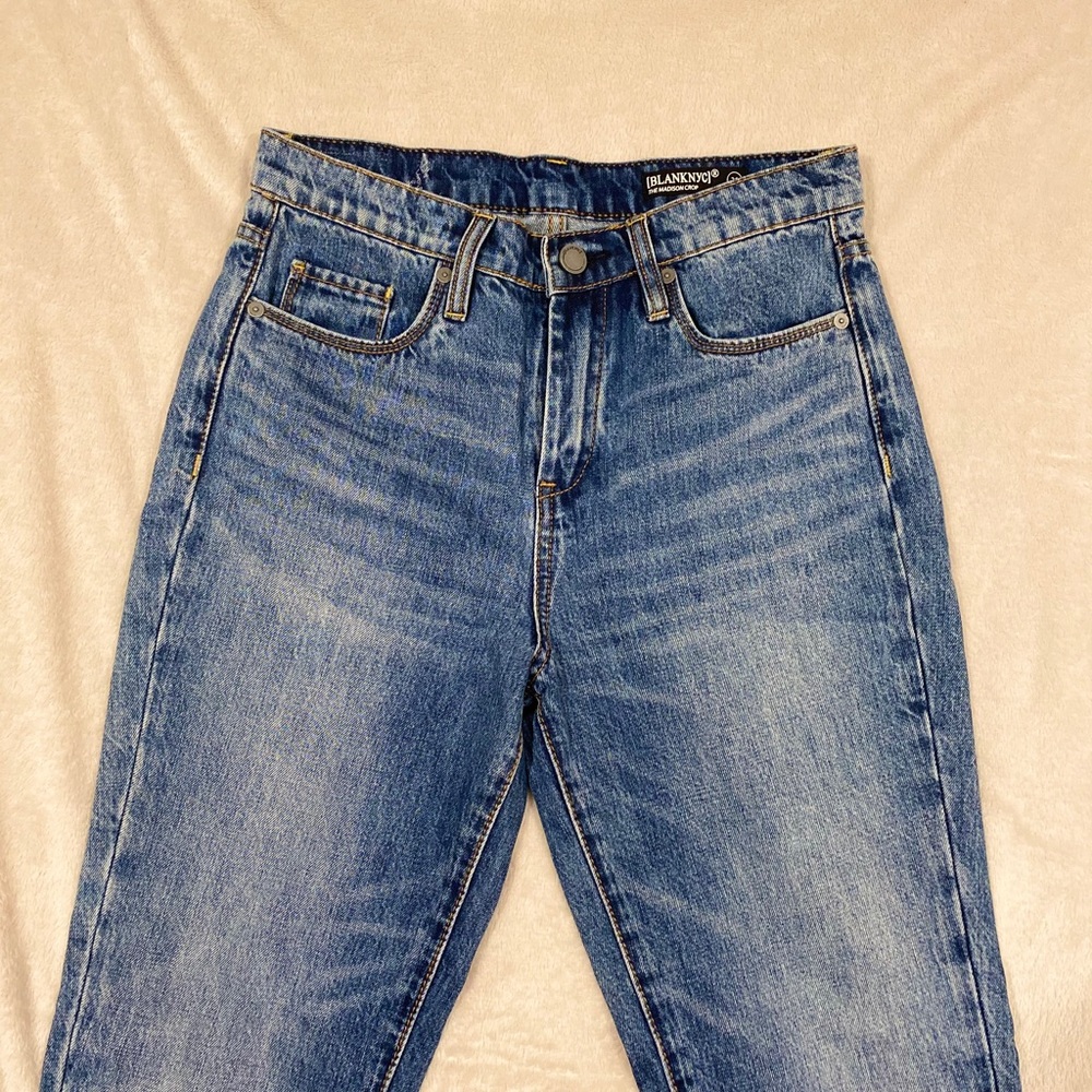 NWOT Cropped Boyfriend Jeans